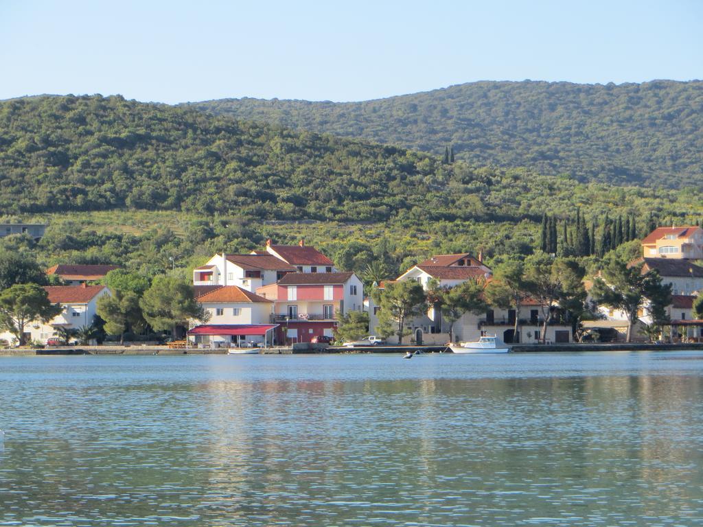 Holiday Home Artina 2 Lovište Oda fotoğraf
