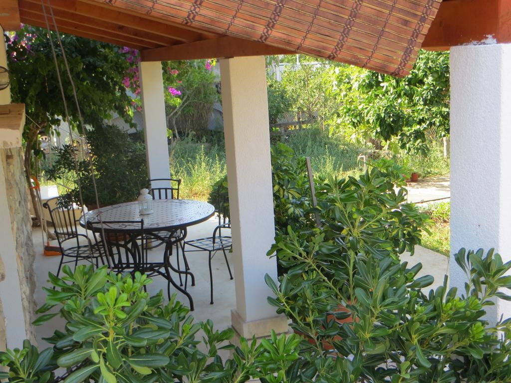 Holiday Home Artina 2 Lovište Oda fotoğraf